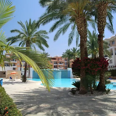 Iris Village 2 Bedroom / 2 Bathroom Townhouse Dom wakacyjny Pafos